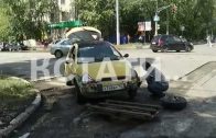Дорожная яма в Автозаводском районе поставила водителя в неудобное положение
