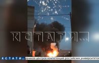 Фееричный пожар на Бору — машина с пиротехникой загорелась под окнами жителей