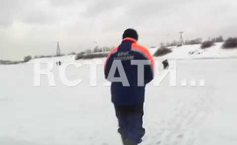 Спасатели вступили на тонкий лед борьбы с рыбаками