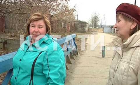 Неизвестные вандалы выбросили украденные на кладбище памятники в реку в Ленинском районе