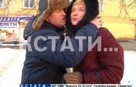 В Московском районе мужчины принимали горячие поздравления