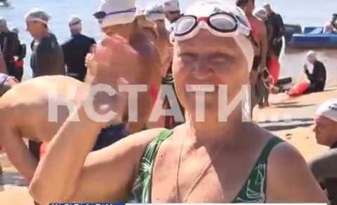 Крупнейший в России массовой заплыв прошел на Волге