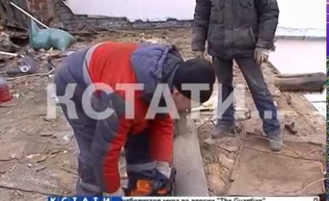 Результат встречи главы города с горожанами — начался ремонт ветхого дома на улице Ильинской