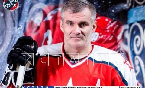 Спасти жизнь хоккеисту после жесткой травмы на льду смог только тренер