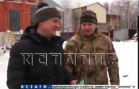 Провалившегося под лед лося спасли жители деревни Чеченино
