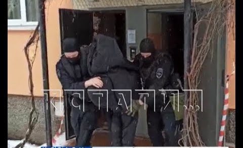 Квартиру владельца незаконных боеприпасов полицейские брали штурмом
