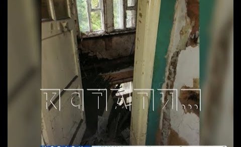 Перекрытия между первым и вторым этажом обрушились в жилом доме в Ленинском районе