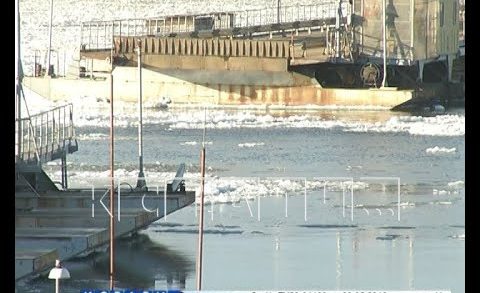 Осенний ледоход разорвал мост между Павлово и Тумботино