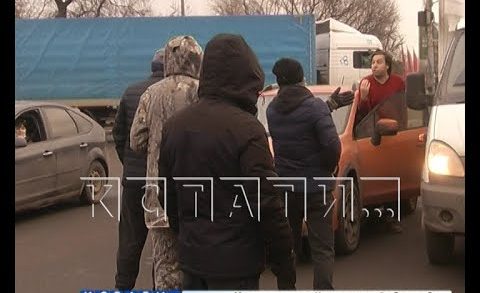 Предприниматели Карповского рынка перекрыли дорогу, чтобы им не закрыли рынок