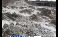 Закрытую автостанцию в Канавино превратили в свалку грязного снега