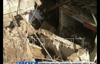 Оползень разорвал жилой дом пополам — половина ушла под землю, половина осталась на поверхности