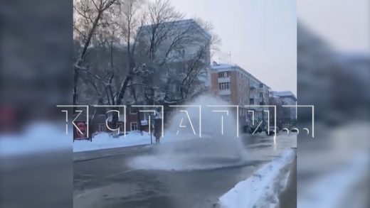 Фонтан посреди зимы забил в центре Нижнего Новгорода