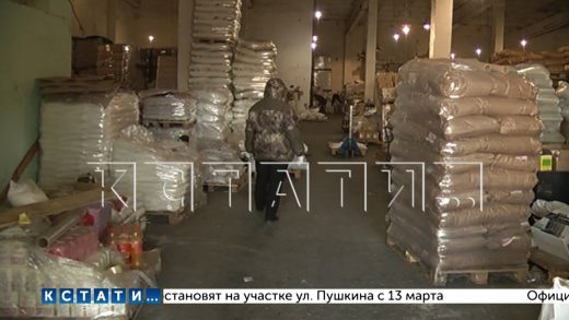 Расследование дела о «черном» рынке белого сахара привело на склад в Канавинском районе