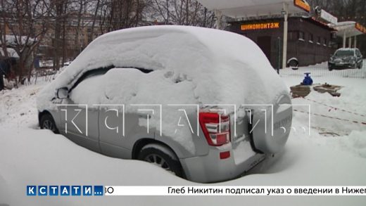 Возвращение «тын-дрына» — в автосалоне продали машину с трещиной в двигателе, заляпанную клеем