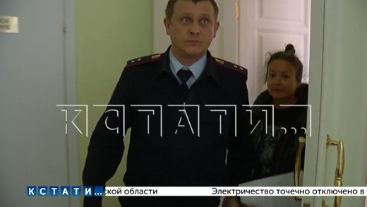 Дочь напала на мать с ножом прямо в Нижегородском кремле