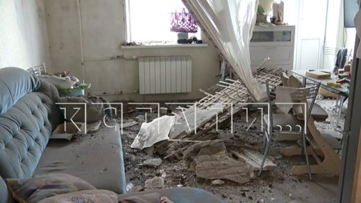 Коммунальщики Нижегородского района смогли добиться того, чтобы крыша рухнула в квартиры жителей