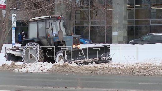 Городские службы отчитываются о борьбе с последствиями прошедшего в пятницу снегопада