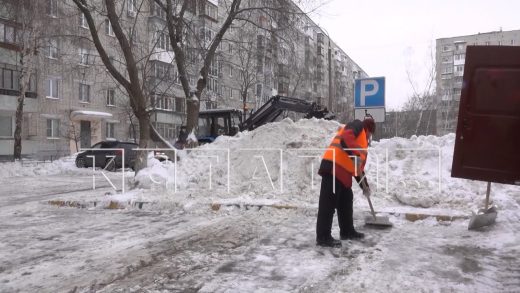 Нижегородские дорожники устраняют последствия снегопада