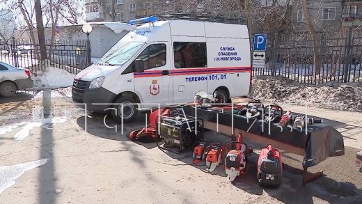 Нижегородским спасателям передали новый аварийно спасательный автомобиль