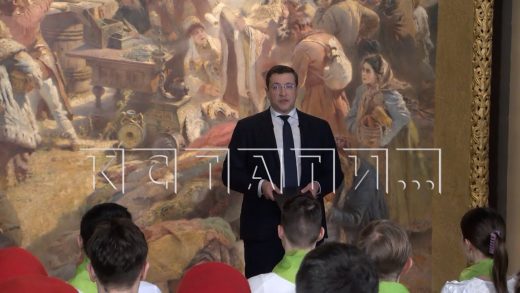 Урок истории для школьников из Волгограда провел губернатор Нижегородской области
