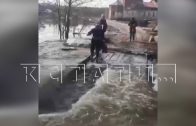 Резкий паводок снес автомобильный мост в Богородском районе