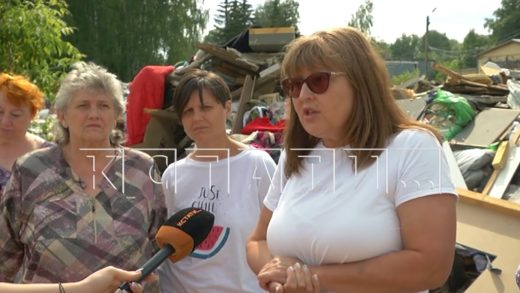 Нелегальная свалка в Ждановском достигла таких размеров, что стала вываливаться из тайного места