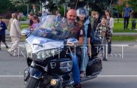 Депутат, 27 раз лишенный прав до 2050 года, основал мотоклуб, стал там президентом и катает детей