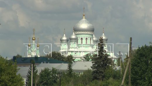На празднование дней памяти Серафима Саровского в Дивеево прибывают паломники со всей России