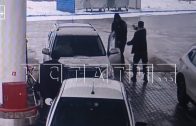 Против водителя, который без очереди пытался пробиться к бензоколонке, применили газ и сожгли глаза
