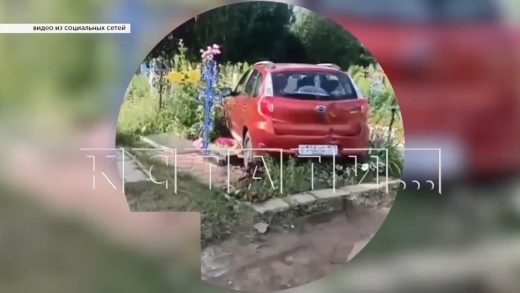 Пьяная женщина за рулём автомобиля стала таранить могилы на кладбище