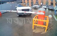 Шлагбаум раздора — житель своим автомобилем заблокировал шлагбаум жилищного комплекса