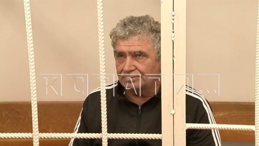 Водитель, по вине которого машина влетела на остановку с людьми, имеет стаж 30 лет и много штрафов