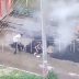 Я лужи разгоню асфальтом — дорожники укладывают асфальт в воду