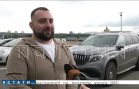 Водитель мерседеса, запарковавшийся на остановке и ругавшийся с пешеходами, написал на них заявление