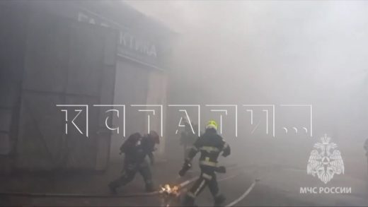 При тушении пожара из за токсичного дыма погиб пожарный
