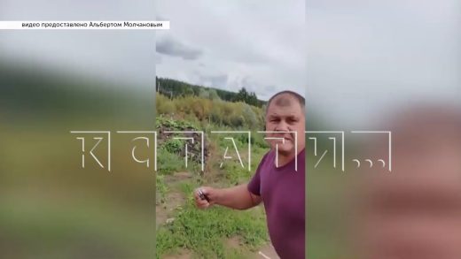 Видео нападения с ножом от первого лица — в Ардатове мусорный скандал перерос в угрозы