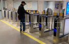 На станции метро «Заречная» установили новые турникеты для оплаты проезда На станции метро «Заречная» установили новые турникеты для оплаты проезда