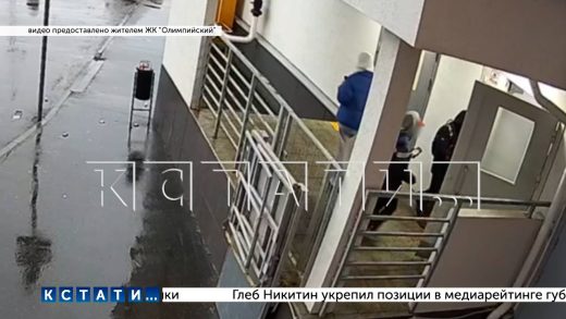 Подростки взломщики гидравлическими инструментами вскрывают двери и оставляют улики