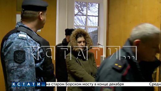 Многодетная мать, выдававшая себя за травницу и истязавшая детей, оказалась на скамье подсудимых