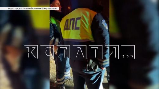 Гаишник,не вынимая рук из штанов, показал водителю,кто главный,и за минуту оштрафовал за 3 нарушения