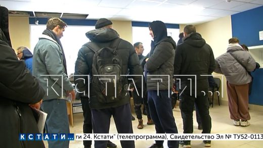По двое суток стоят пострадавшие в ДТП, чтобы сдать документы в ГАИ