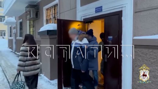 Главврач 33-й больницы и его дочь брали как особо опасных преступников — с использованием кувалды