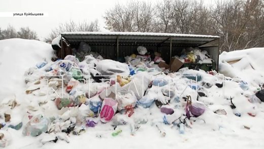 Несмотря на почищенные дороги региональные оператор не вывозит мусор со дворов