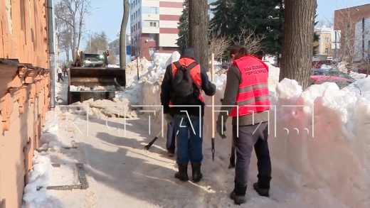 Мэр Нижнего Новгорода Юрий Шалабаев сегодня лично проверял чистоту тротуаров и крыш