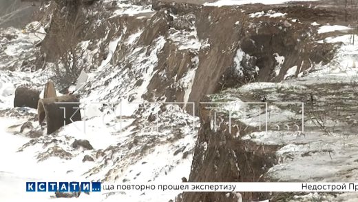 Новая серия обрушений в деревне Караулово, которая 6 лет постепенно уходит под землю