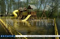 Коммунальщики стали перекачивать воду с затопленных улиц в новый сквер и превратили его в болото