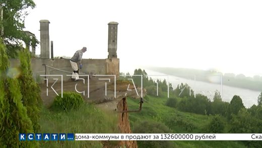 Оползень уничтожает частные дома в посёлке Новинки и подошёл уже к трассе Нижний Новгород — Муром