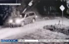 Группа мажоров в неадекватном состоянии на «Лэндкрузере» посшибала столбы в деревне и скрылась Группа мажоров в неадекватном состоянии на «Лэндкрузере» посшибала столбы в деревне и скрылась