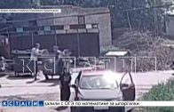 Вместо вывоза мусора сотрудники регионального оператора выбрасывают его на обочину