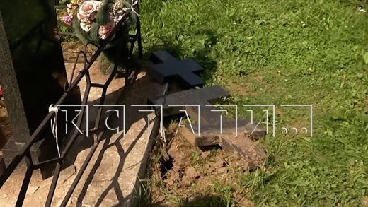 Неизвестные вандалы осквернили памятники на кладбище в Воротынском районе